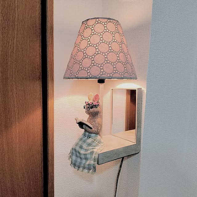 On Walls,ライト照明,ライトリメイク,セリアカットクロス,ナチュラルインテリア,ナチュラル雑貨,可愛いものが好き,プチプラリメイク,植物と暮らす,わんこと暮らす,賃貸 santamamaの部屋