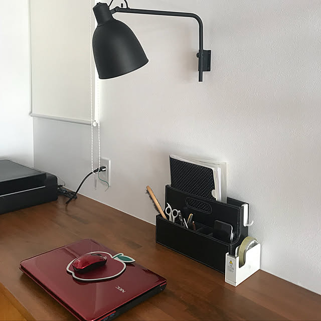 Pc作業がサクサクはかどる 参考にしたい機能的なデスク Roomclip Mag 暮らしとインテリアのwebマガジン