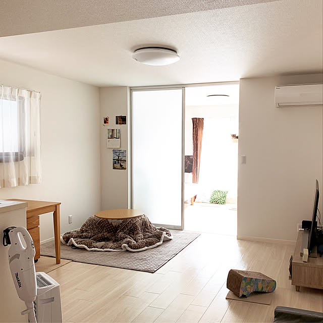 モニター応募投稿,ロースタイルリビング,ロースタイル,地べた生活,シンプルインテリア,ねこのいる風景,ねこのいる生活,癒し,一人暮らし,クッションフロア,Overview,一番最初に見る眺め michunekoの部屋