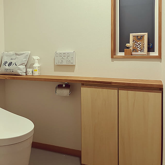 Bathroom,香りと暮らす,カフェ風,雑貨,飾り棚,木,TOTO,炭八,きえ〜る,木製家具 appi102927の部屋