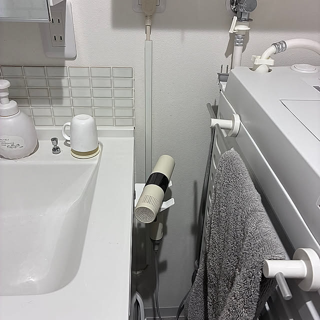 Bathroom,ドライヤー収納,リノベーション,マンション暮らし,いいねと、フォローの押し逃げすみません！,いいね！いつもありがとうございます♡,築古マンション,低予算リノベ,100均 sakiの部屋