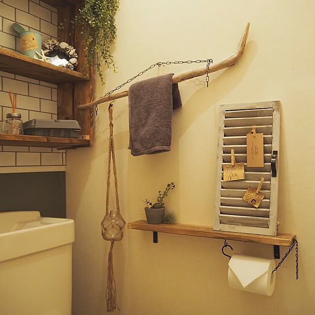 Bathroom,流木,トイレットペーパーホルダー,トイレ,DIY,賃貸DIY,セリア,賃貸,西海岸,壁紙屋本舗,いなざうるす屋さん,アイアンブラケット,壁美人,賃貸インテリア,タオルかけ ehamiの部屋