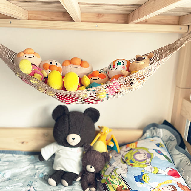 キャラクター,枕,しまむらの敷きパッド,トイストーリー,くまのがっこう,アンパンマン,切っただけ,2段ベッド,ぬいぐるみ置き場,ハンモック,メッシュバッグ,セリア,10分でできる,100均,こどもと暮らす,Bedroom mの部屋