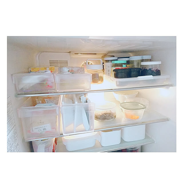 冷蔵庫の収納方法52選 無印 100均など Roomclip Mag 暮らしとインテリアのwebマガジン