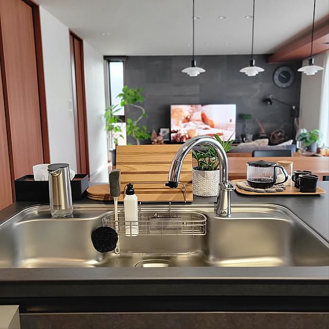 Kitchen,スポンジ置き場,お気に入りに囲まれた暮らし,シンク洗いタワシ,三ツ星スポンジ,きれいに使いたい場所,やっと見つけた♡,清潔キープ,シンク周り,LIXILキッチン,デイリーvol.4243,Daily RoomClip RSYの部屋