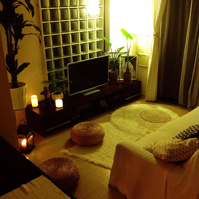 Lounge,シンプルアラビアン,最近買った物,海外インテリア好き,シャビー,ダイソー,フェイクグリーン,IKEA,癒されたい,ニトリ,H&M HOME,狭い部屋,シープスキン,照明,LEDキャンドル,RC東京支部,モロッコ,キャンドルランタン,NO GREEN NO LIFE Mizukiの部屋