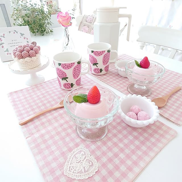 Kitchen,マグカップ,花瓶,salut!,バラ,庭の花を飾る,tomoちゃんの作品♡,ree.yoshiちゃんの作品♡,BURUNO,ステンレステーブルポット,苺づくし,マリメッコマグカップ,marimekko,ランチョンマット手作り,観葉植物,いいね、フォロー本当に感謝です♡,フォロワーの皆様に感謝です♫,温かいコメントありがとうございます♡,いつも見て頂きありがとうございます♡,皆さんの優しさに感謝です☆*。,素敵な出会いに感謝◡̈*♡.°⑅,ご訪問出来てなくごめんなさい,ご訪問が遅くなりごめんなさいm(__)m,後程ゆっくり訪問させていただきます♬*゜,2枚投稿です♡,今月もよろしくお願いします◡̈*♡ fleur-mamanの部屋