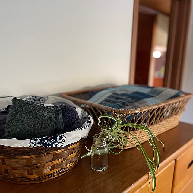 Bathroom,脱衣所の箪笥の上,籠,秋,古布のある暮らし,逢,植物のある暮らし buchiの部屋