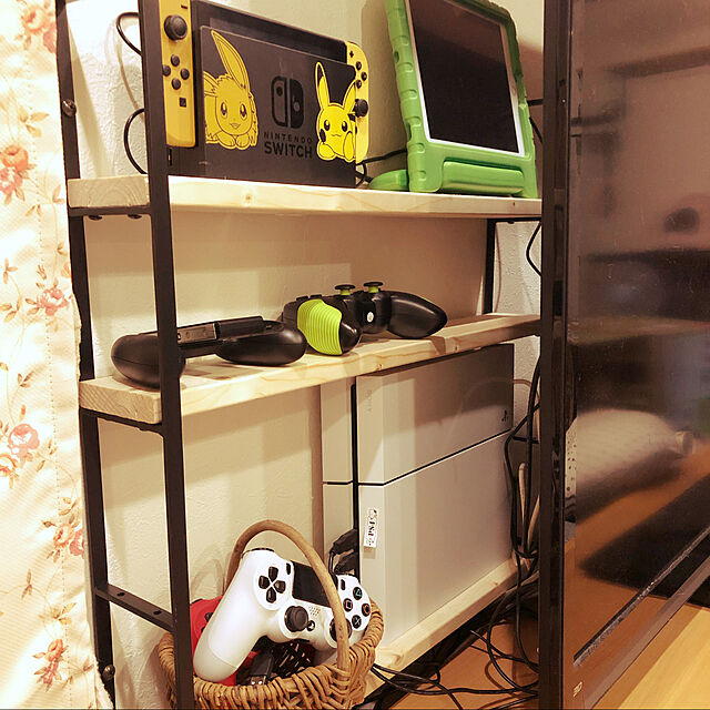 Nintendo switch,プレステ4,ゲーム機収納,DIY,Lounge jijineroの部屋