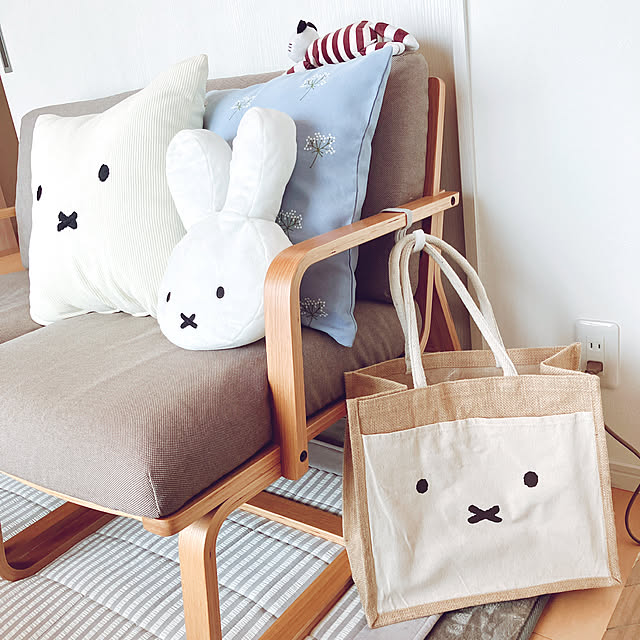 Lounge,ベルトでしっかりとまるフック,ミッフィー同好会♡(・×・）,ミッフィー同好会,新聞紙入れ,新生活,いつもありがとうございます♡,いいね♪ありがとうございます♡*.,笑顔ある日々でありますように✩*॰¨̮,コメントお気遣いなくです⑅◡̈*,後ほどゆっくりお邪魔します◡̈*,minneやってます♩*,素敵な出会いに感謝◡̈*♡.°⑅,穏やかな日常に感謝❁.*･ﾟ,ごちゃ混ぜｲﾝﾃﾘｱの会,何気ない日常に感謝❁⃘*.ﾟ,セリア,3枚投稿 mangoの部屋