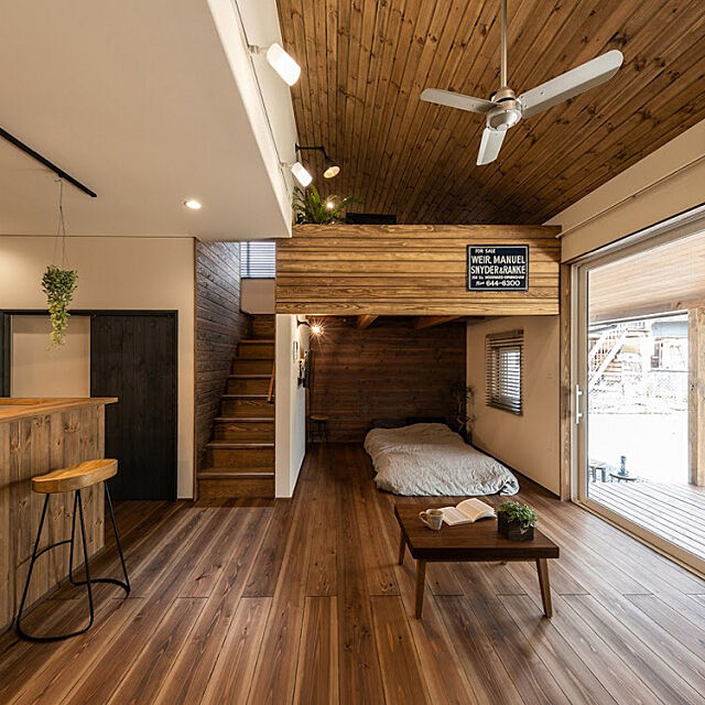 自然素材の家,無垢の床材 杉,なごみの工房,Lounge kazukiの部屋