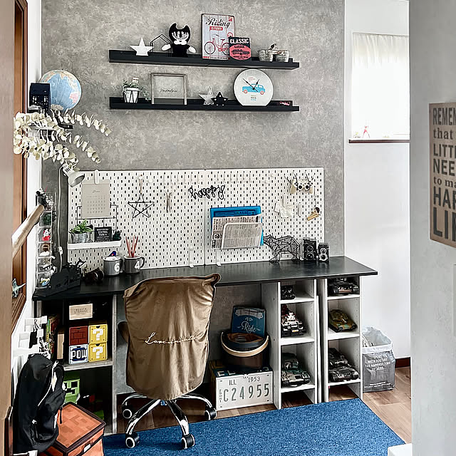 カラボの机,コンクリート風,好きな物に囲まれて,息子部屋,ディスプレイコーナー,中古住宅,遊びに行けてなくてごめんなさい,リフォーム,Bedroom,男の子の部屋,子供部屋,男の子 tihaの部屋