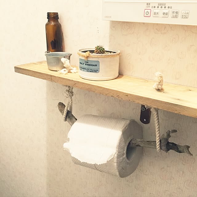 Bathroom,中古住宅,流木,リメ缶,カメラマークいっぱい,トイレットペーパーホルダーDIY♡ y.y...shiの部屋