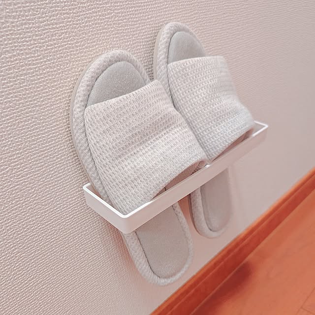 Overview,一人暮らし,雑貨,カフェ風,レオパレス,買ってよかったもの,ホワイトインテリア,リビングインテリア,おすすめ商品,アレクサのある生活,レオパレスでも諦めない,レオパレスリビング,レオパレス myDIY,浮かせる収納,スリッパ収納,スリッパラックDIY,セリアリメイク,セリア megurinの部屋