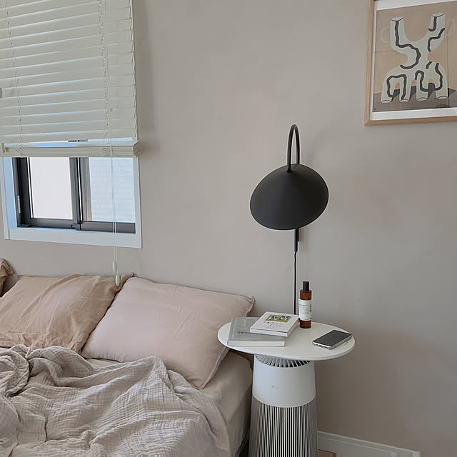 Bedroom,インテリア,北欧,デザイン,北欧インテリア,海外風インテリア,Scandinavian,海外インテリア,海外インテリアに憧れる,シンプルな暮らし,おうち時間,スマートホーム,ベージュインテリア,心地よい暮らし,暮らしを整える,ミニマルな暮らし,インスタ→orie927,スマート家電,4in1 空気清浄機 o_rの部屋