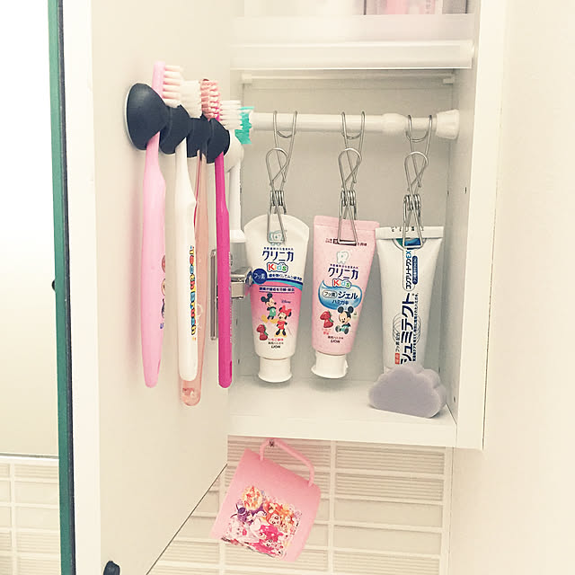 Bathroom,三面鏡裏収納,歯磨き粉,コップ,歯ブラシ akamio620の部屋