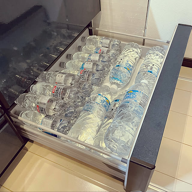 炭酸水収納,お水の収納,ストック収納,タカラスタンダード,ホーロー,Kitchen ohaの部屋