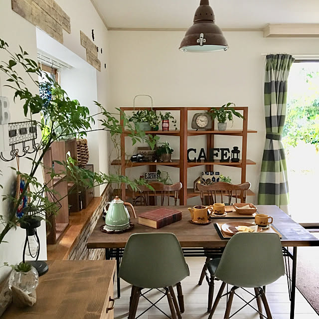 My Desk,グリーンのある暮らし,観葉植物,飾り棚,雑貨,レトロ,カフェ風,癒し,男前も可愛いも好き,おうちカフェ,ナチュラルも男前も好き,かべがみファクトリー mugijunの部屋