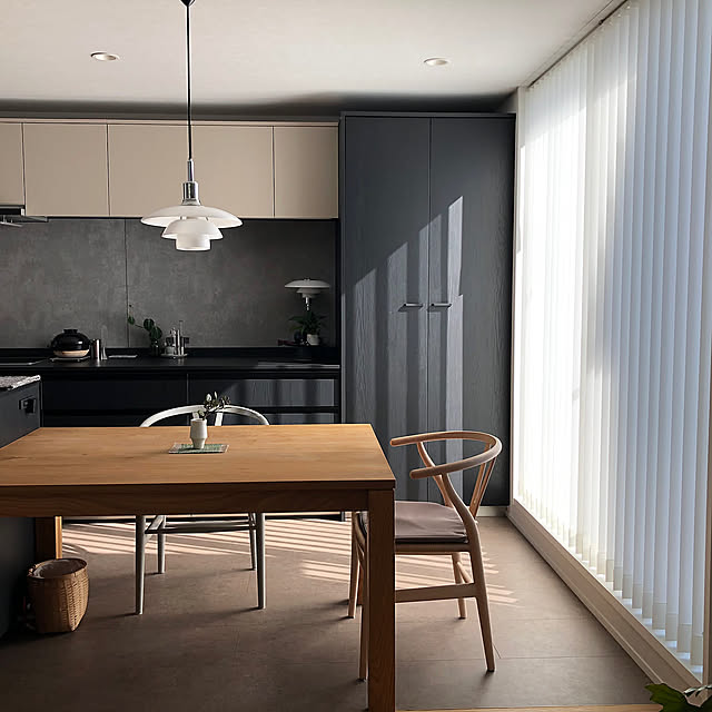 Kitchen,ルイスポールセン,一輪挿し,ニチベイ,ニチベイバーチカルブラインド,ダイニング,カーテン,小さな幸せ,丁寧な暮らし,フォロー&いいね ありがとうございます♡,読んでくれてありがとうございます♡,夫婦ふたり暮らし,照明 Rororiの部屋