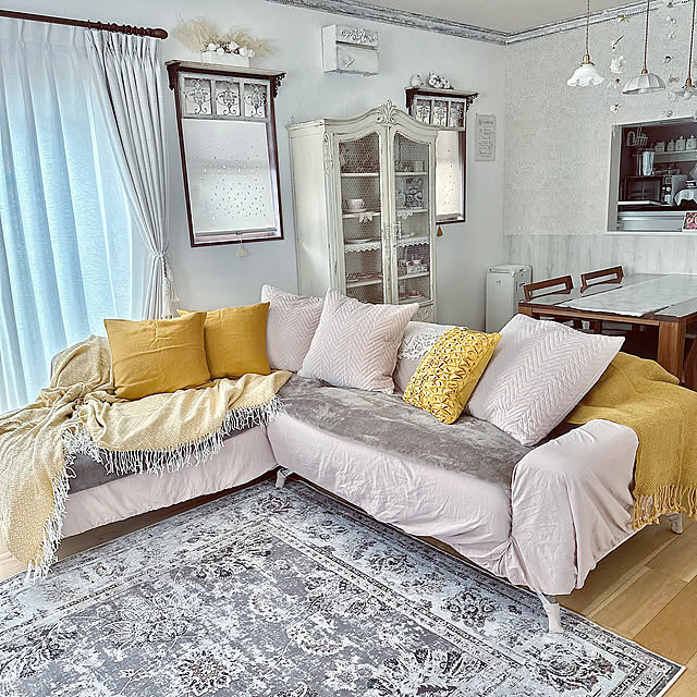 Lounge,リビング扉リメイク,廻り縁 DIY,DIY女子,DIY,無印　毛布,無印クッションカバー,無印良品,IKEAクッションカバー,ソファーはニトリ,アルモワール,ヴィンテージ家具,フレンチシャビーに憧れて,フレンチシャビーシック,フレンチシャビー,フレンチシック,フレンチシックインテリア,フレンチシックに憧れ,シャビーシックインテリア,シャビーシックに憧れて,シャビーシック,秋色インテリア Re_の部屋