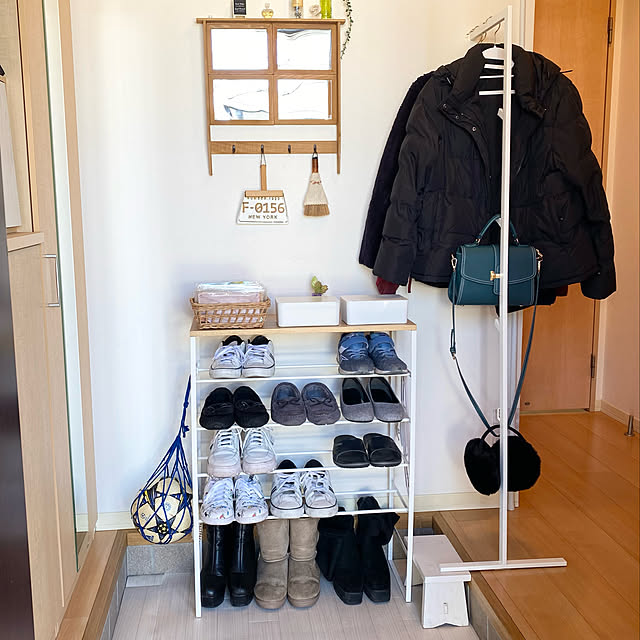 玄関ディスプレイ,マスク収納,サッカーボール,ナチュラルインテリア,ハンガーラック,おうち見直し中,玄関が明るくなった,おうち見直しキャンペーン,組立式,towerシリーズ,山崎実業,Entrance,スリムコートハンガー,スリムコートハンガータワー,スリムコートハンガーライン takubonchanの部屋