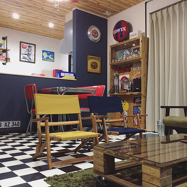 Lounge,ダイナー,照明,紺,男前インテリア,アメリカン雑貨,コカ・コーラ,ユーロパレット,ニトリローチェア,アメリカン,アメリカンヴィンテージ,OSB合板,パレットテーブル,DIY,DIY棚,coca-cola,パレットDIY,テーブル,cocacola,ニトリチェア VW_581の部屋