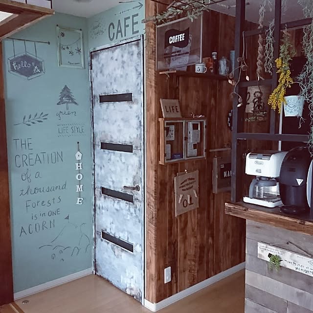 Lounge,DIY,リメイク,壁紙DIY,ドアリメイク,ペイント,グラフィティペイント aya-woodworksの部屋