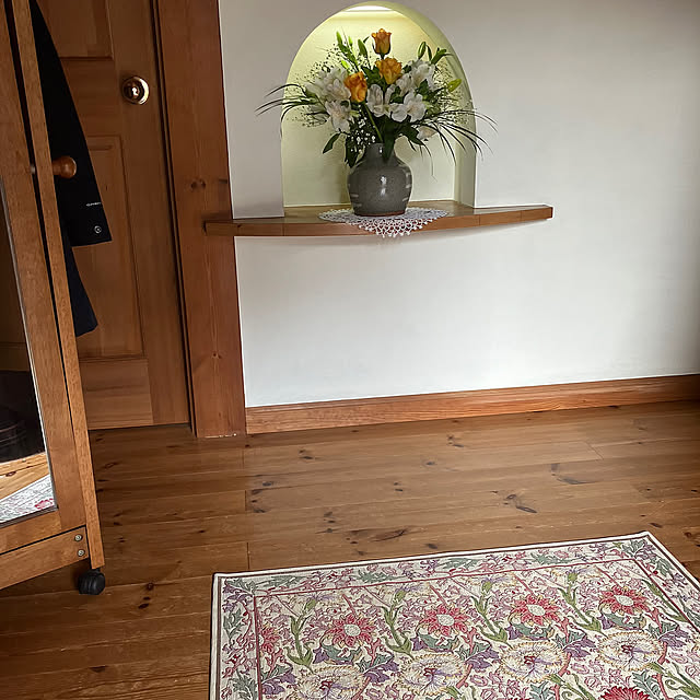 Entrance,玄関ニッチ,ピンクアンドローズ,ウィリアムモリス,玄関マット,春の模様替え,春,季節を楽しむ暮らし,花,花瓶,３枚投稿 ikubooの部屋