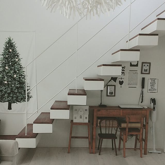 Lounge,レトロ,マイホーム,雑貨,ナチュラル雑貨,ハンドメイド,nest,100均,seria,クリスマス,インテリア,handmade,生地,セリア,ナチュラルインテリア,北欧,北欧インテリア,フランフラン,トーカイ,トーカイタペストリー,階段,無垢床 naoの部屋