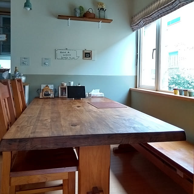 Kitchen,RC初老クラブ,皆元気になあれ❤,負けるな初老クラブヽ(；▽；)ノ,お休み中の方カムバーック(´༎ຶ۝༎ຶ),みんな待ってるわよ〜,初老クラブお留守番係,ダイニングテーブル,天板塗り替え,壁紙セルフペイント,ニッペSTYLEマットフィニッシュ,ブライワックス・ジャコビアン haruの部屋