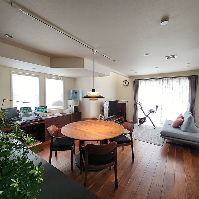 Lounge,リビング,ルイスポールセン,ルイスポールセンPH5,ウォルナットの床,カンディハウス,カンディハウスRBテーブル,三井ホーム,朝日ウッドテック,細長いLDK 75の部屋