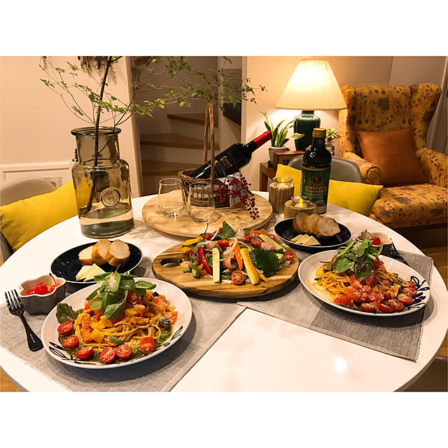 Kitchen,切り株キャンドルホルダー,salut!,ソストレーネグレーネ,カッティングボード,イタリアン,夕飯コーデ,24.5cmプレート,ニトリ,食器,ニトリ2018食器モニター,モニター,お皿,19.5cmプレート,オリーブプレート,ネイビープレート,ナチュラルインテリア,ランプのある暮らし,植物のある暮らし,ドウダンツツジ,アクタスの花瓶,100均食器,IKEAターンテーブル,ダイソーランチョンマット,陶器,美濃焼,テーブルコーディネート 2winkle-starの部屋
