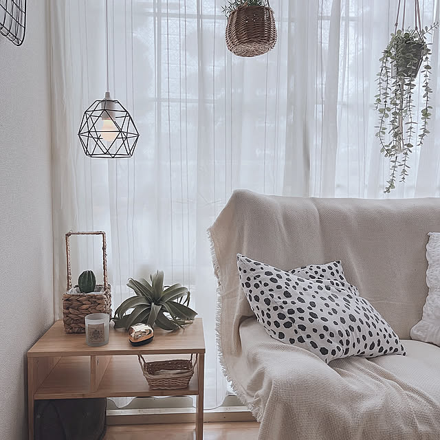 Lounge,ナチュラルインテリア,サイドテーブル,アレンジ,電球,ペンダントライト,ランプシェード,イケア,IKEA,一番好きな場所,賃貸インテリア,賃貸でも楽しく♪,2LDK賃貸,ダイソー商品 Eriの部屋