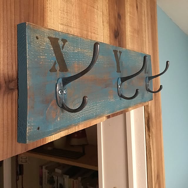 ブルー,ブルーグレーの壁,ハンガーラック,ハンドメイド,DIY,My Desk,板壁DIY HIROの部屋