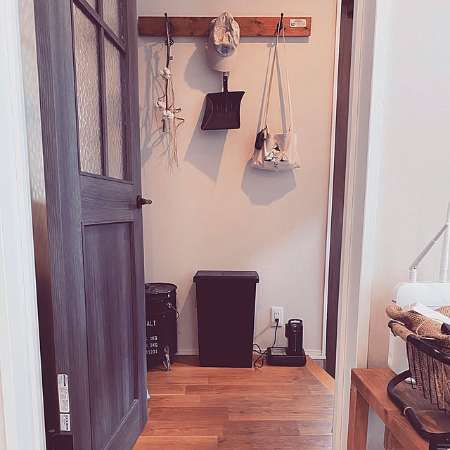 無垢の床,三連フックdiy,オシャレなゴミ箱,山善,yamazen,フタ付きゴミ箱,山善アンバサダー,くらしのeショップモニター,山善くらしのeショップ,30Lゴミ箱,e暮らしプロジェクト,すっきりスライドペール,Entrance naomamaの部屋
