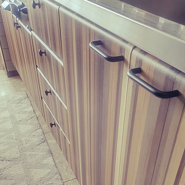 Kitchen,セリア,100均,リメイクシート,ダイソー,スプレー塗装,戸棚の扉 petichoの部屋