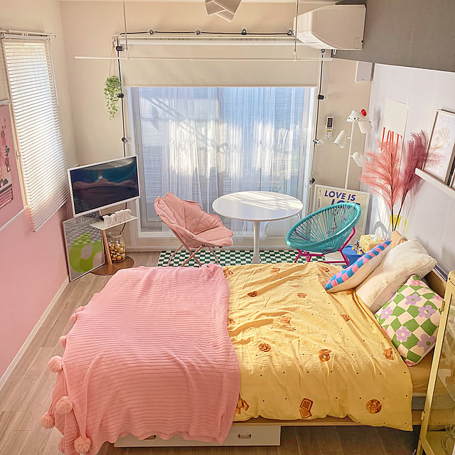 縦長のお部屋レイアウト,ひとり暮らし,カラフルインテリア,女子部屋,ワンルーム,ポスターのある部屋,一人暮らし 1K,賃貸インテリア,一人暮らし,海外インテリアに憧れる,一人暮らしインテリア,カラフル,1K,韓国インテリア,賃貸,海外風インテリア,Overview riririの部屋