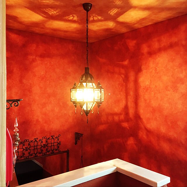 モロッコ照明,モロッコ,ピンクの壁紙,国産壁紙,セルフペイント,明かり,On Walls himenekoの部屋