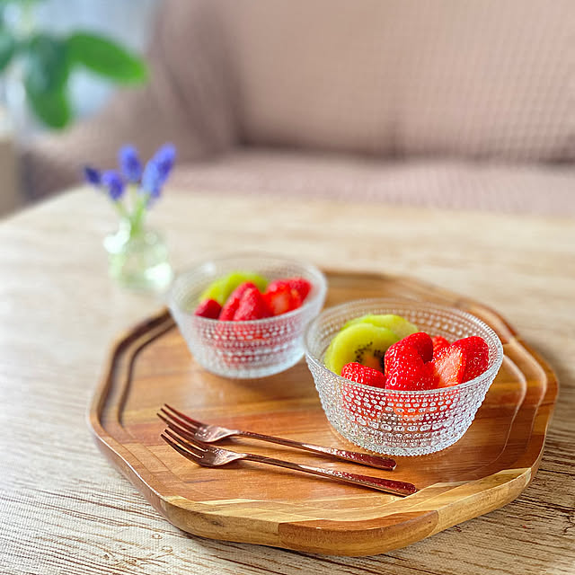 Lounge,Salyu!,木製フラワートレイ,ムスカリ咲いた,カステヘルミ ボウル,イッタラ,イッタラ カステヘルミ,2025.4.6,お気に入りの器,北欧雑貨,好きなもの,いつもありがとうございます,フォローありがとうございます,おうち時間,好きなものに囲まれて暮らす mintteaの部屋