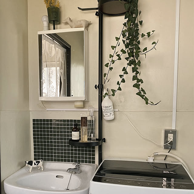Bathroom,アイビー,洗面所,突っ張りラック,DIY,タイルシール,観葉植物,IKEA,レトロ,一人暮らし,1K,6畳,賃貸,古い家,昭和の家,6畳1K,1人暮らし saaaの部屋
