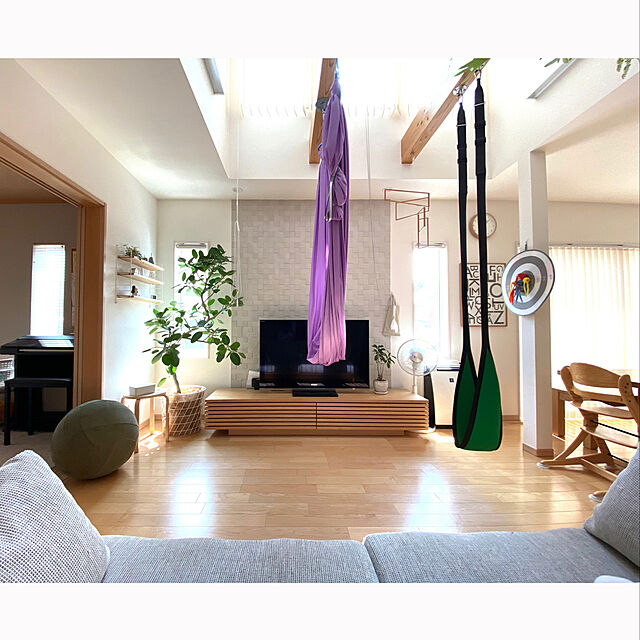 吹き抜け,エコカラット,TVボード,フィカスベンガレンシス,植物のある暮らし,Lounge takeboo3の部屋