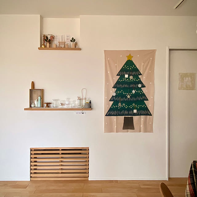 On Walls,神棚の里,神棚ニッチ,神棚,造作棚,ポジャギ,クリスマス,平屋,独立キッチン,平屋暮らし,民藝,民藝のある暮らし,飾り棚,花瓶,ダルトン,漆喰,中川政七商店,ルームクリップマグ　中川政七商店さん su_no.ieの部屋