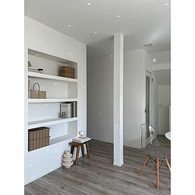 Overview,お部屋を広く見せる工夫,洋書,海外インテリア,fermliving,jarne jacobsen,H&MHome,RHYTHM,ニッチ 10yun25の部屋