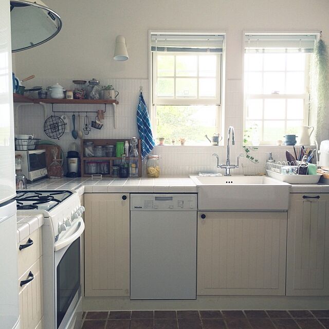 Kitchen,ミーレ 食洗機,IKEAのキッチン,上げ下げ窓,白いタイル arurunの部屋