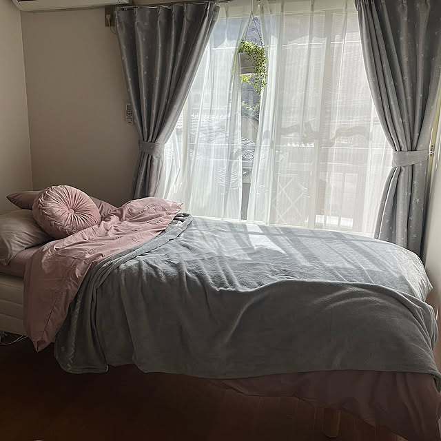 無印良品,無印良品 ベッド,1K ひとり暮らし,一人暮らし,くすみピンクが好き♥,くすみピンク×グレー,1K,くすみピンクとグレーの部屋,模様替え,グレー×ピンク,グレー,1K6畳,1k １人暮らし女性,ナチュラル,グレー好き,くすみピンク,Bedroom kinushimaの部屋