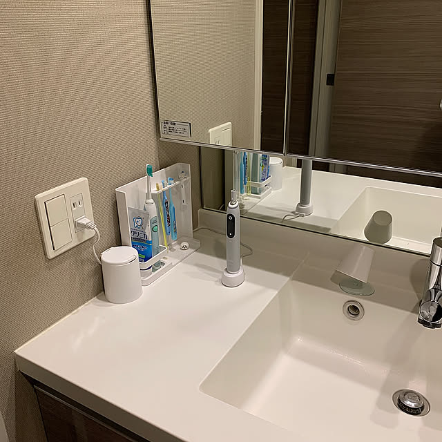 Bathroom,洗面台,洗面台周り,歯ブラシホルダー,歯ブラシ収納,歯ブラシ置き場,歯ブラシスタンド,シンプルに暮らしたい,マンション暮らし,こどものいる暮らし,シンプル,洗面所 hatoの部屋