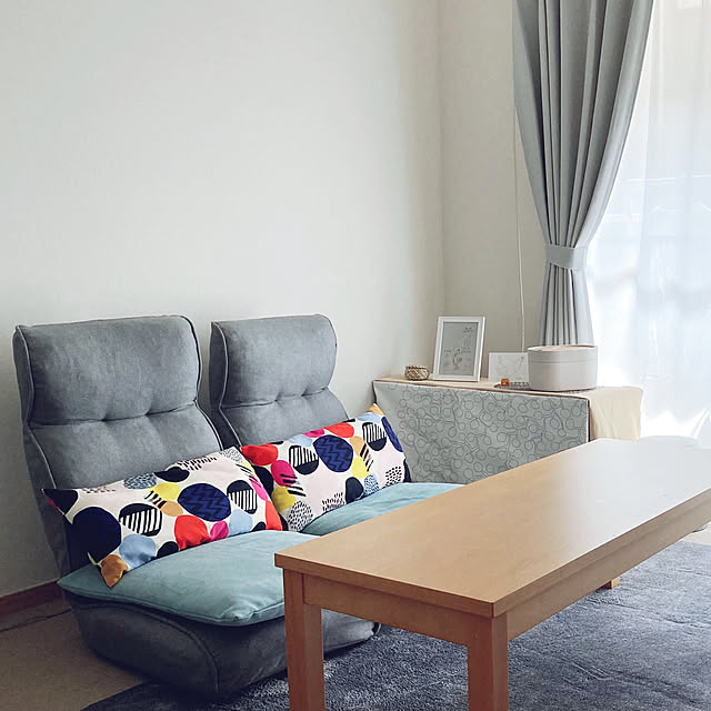 座椅子,カーテン,タイルカーペット,ニトリ,シンプル,北欧,IKEA,無印良品,Lounge spc15の部屋