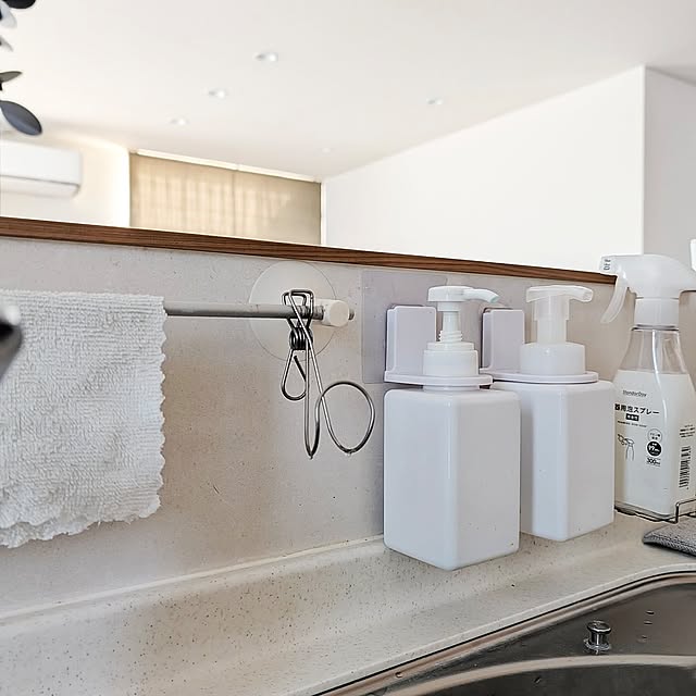 Kitchen,スポンジ置き場,100均,100均アイテム,無印良品,タオルハンガー,ふきん掛け,洗剤ボトル,洗剤置き場,スプレーボトル yukoの部屋