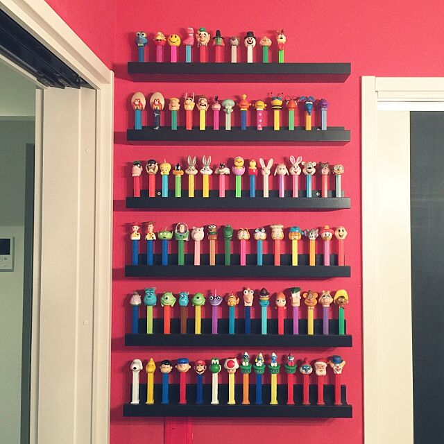 My Shelf,赤壁,PEZ,ペッツ,雑貨,カラフル,IKEA,おもちゃ,トイストーリー,ペンキ,壁紙 hina-hiyoの部屋