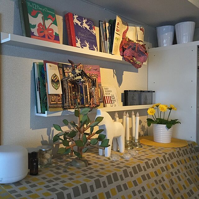 My Shelf,ダーラナホース,飛び出す絵本,キャンドル,アロマディフューザー,リサラーソン,北欧,IKEA Chewbacca401の部屋